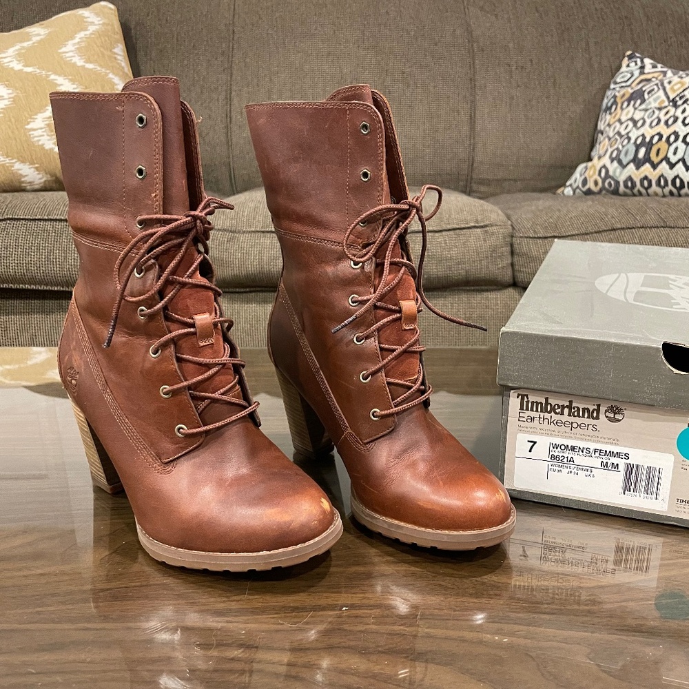 Timberland Fold Down Lace Up Women’s Boots, Size 7M, 3” Heel